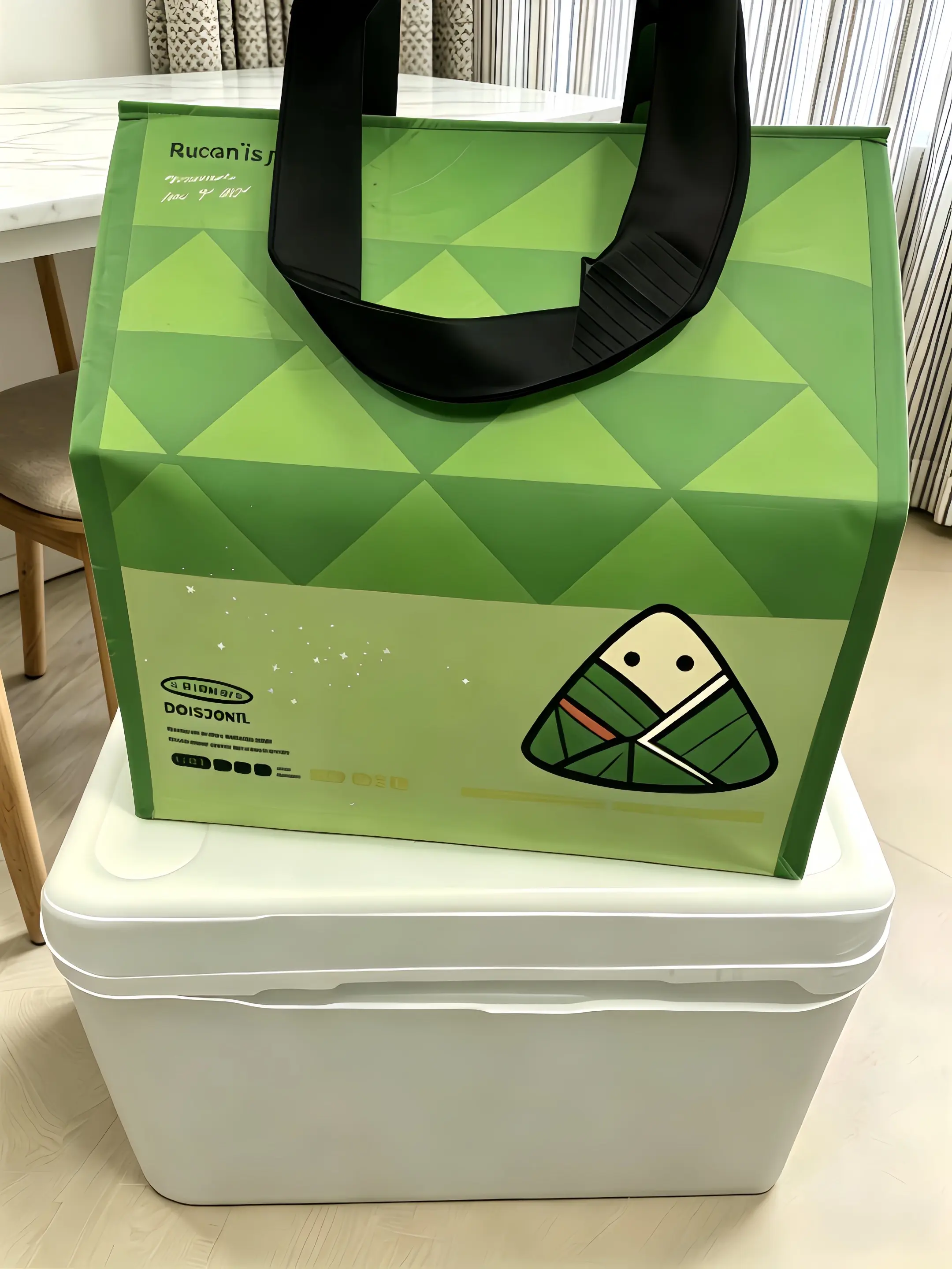 是谁还没有收到好朋友送的综子绿豆糕礼盒。