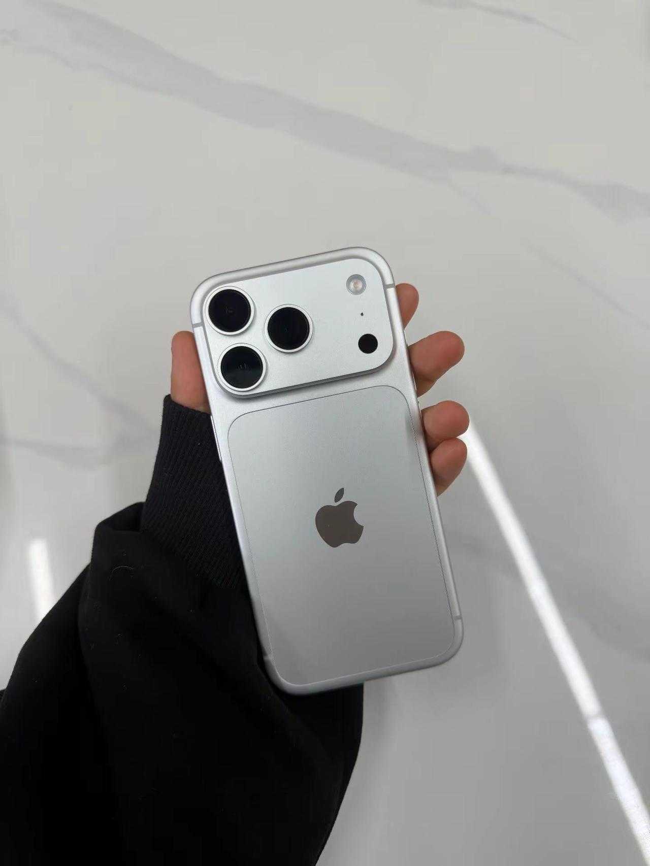 比18岁先来的是我的iPhone18Pro 喜提爱机