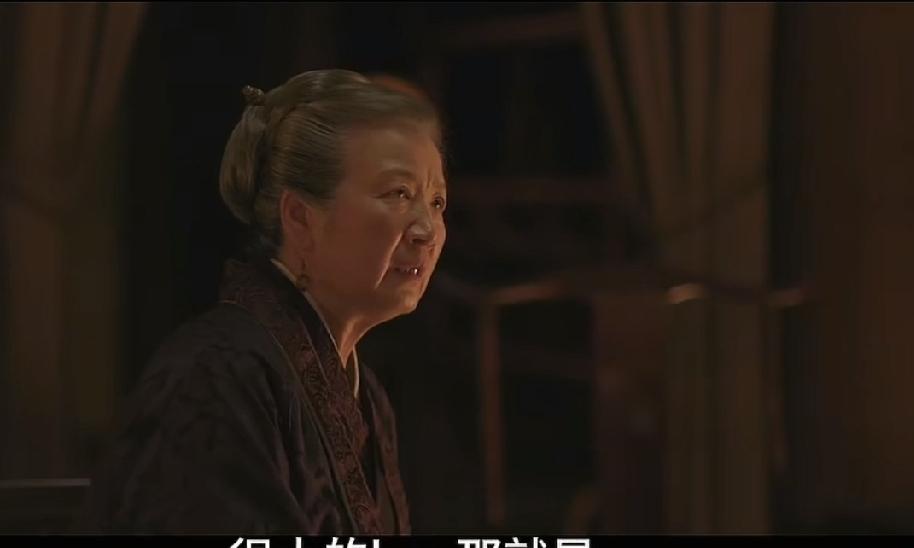 《知否》里的盛老太太，是个骨子里带着股执拗劲的情痴。
记不清早前在哪看到过相关细