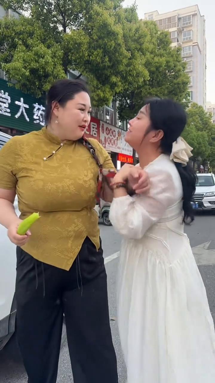 玉芬，是不是玉芬？风，看看云。