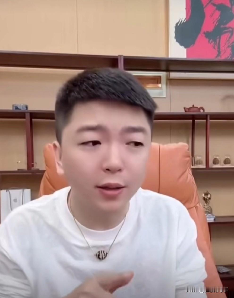 摊牌不装了！王某人借钱度日借遍好友。d博被坑、借网Dai给天佑随礼，公司饭店学校