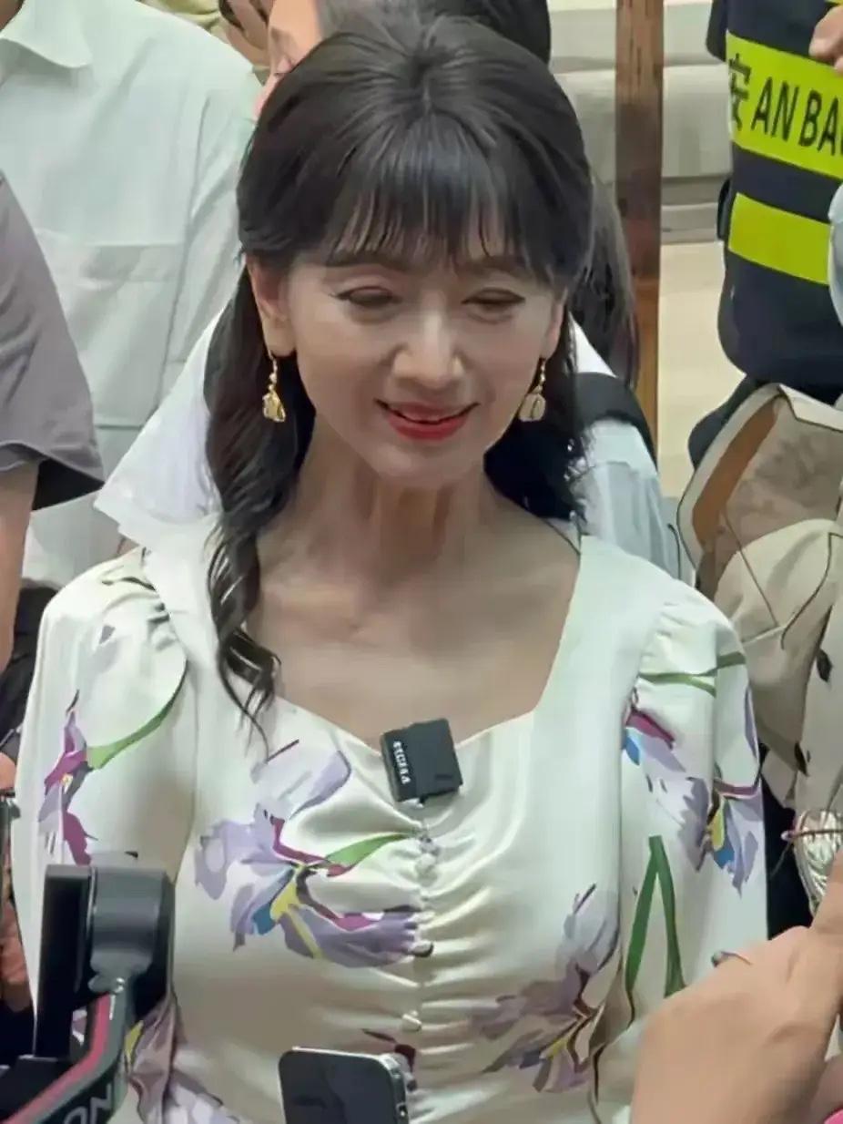 赵雅芝，真的那么热爱工作吗？70多岁了，365天全年无休，虽然状态确实不错，但是