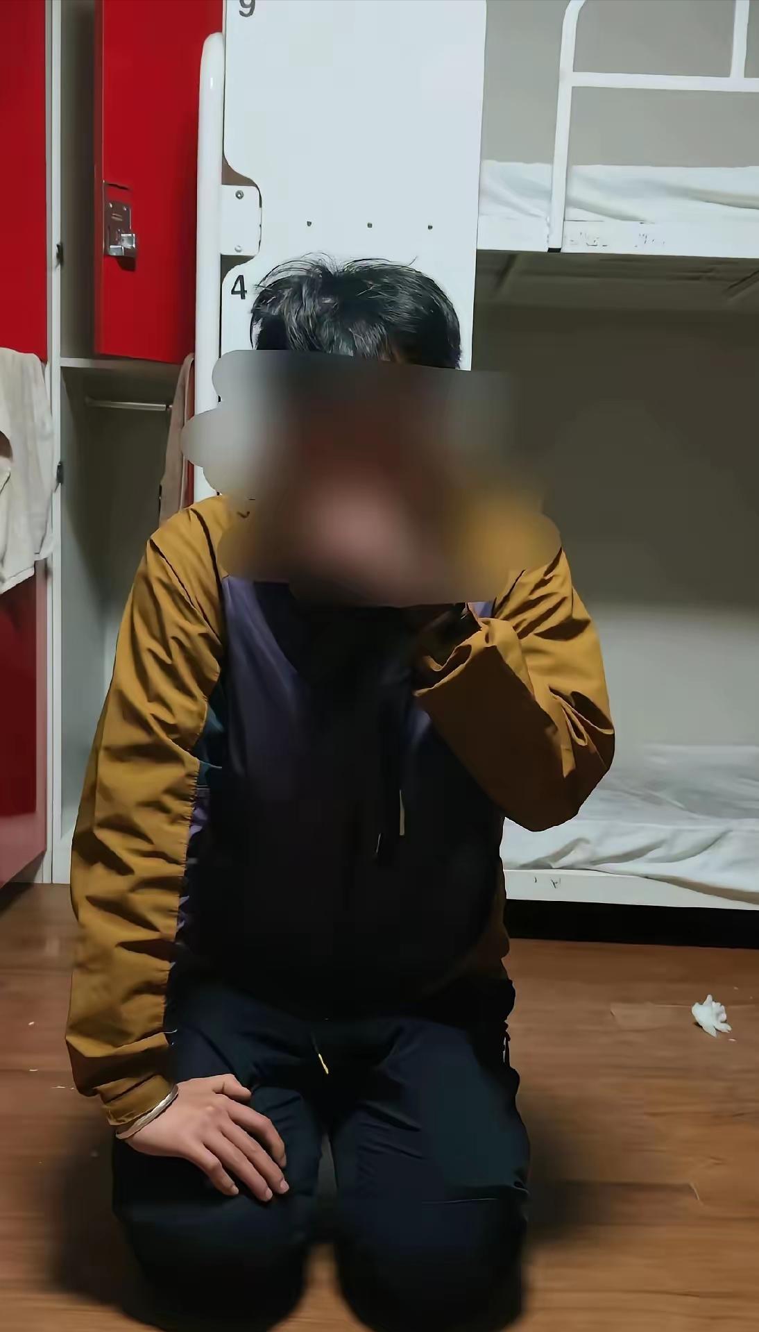 一个22岁的中国女孩，在韩国的青旅里醒来，发现自己的身上、脸上、头发上全是别人的