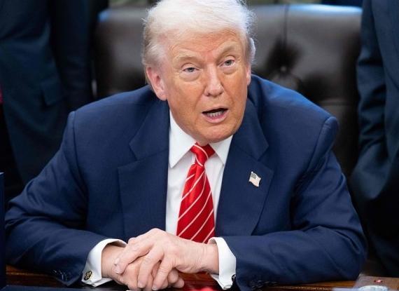 特朗普喊话中国！
4月15日，特朗普在接受采访时称：“中国非常高兴，我将霍尔木兹