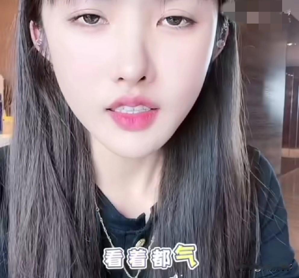 次货小仙女爷爷离世，带四川可乐回乡操办丧礼却被亲人指责不孝！

        