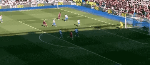 加克波真是太幸运了，就这两下子也能在利物浦当主力，真是个奇迹，专家说他哪哪都好，