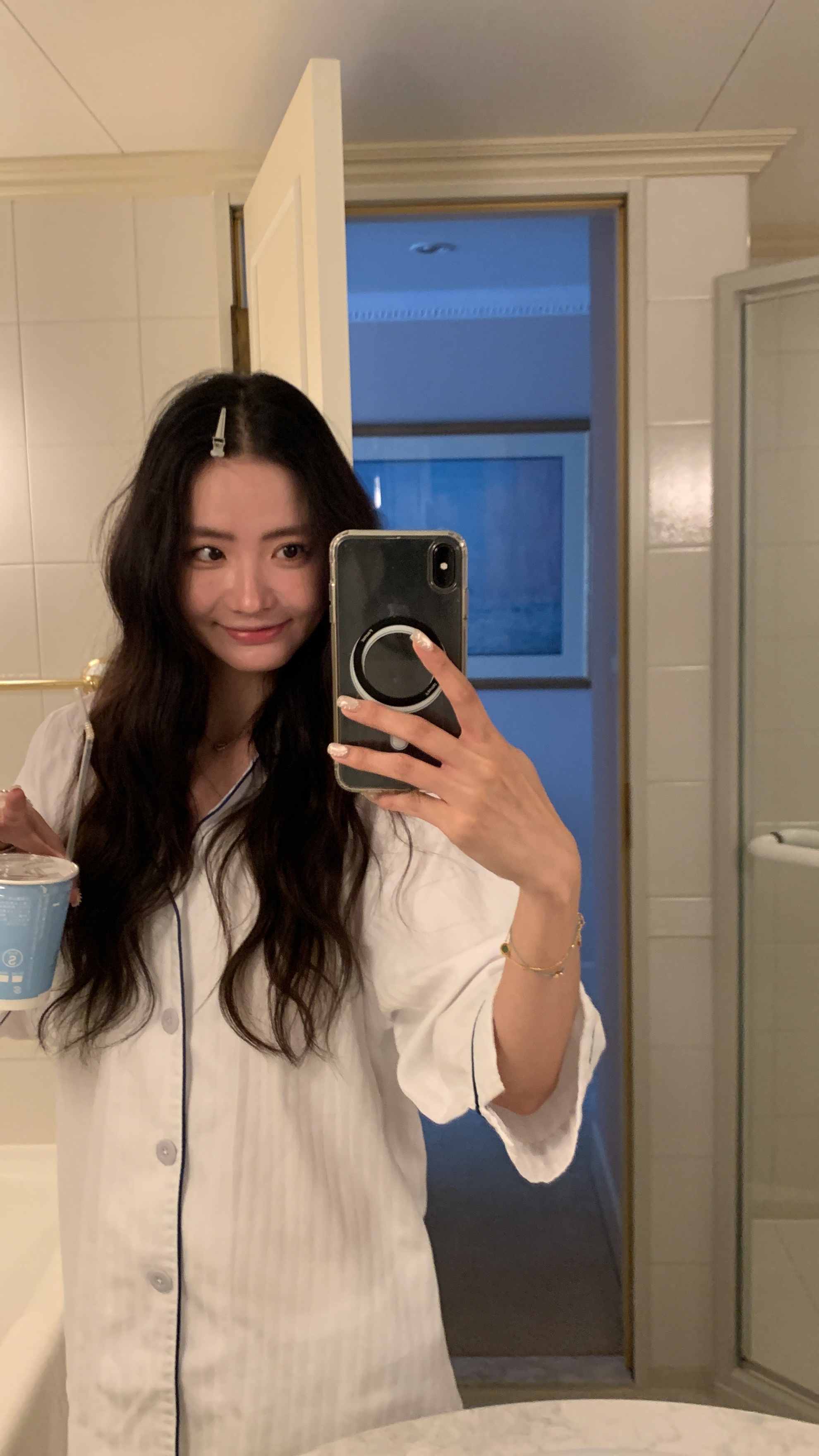 我这个发型简直梦回好几年前[哇]宝宝们 我们12号见！因为我10号有个工作 11