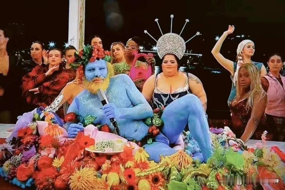 大家还记得巴黎奥运会期间那个蓝精灵吗？当时他的出现实在是恶心了全球
可是当劳a把