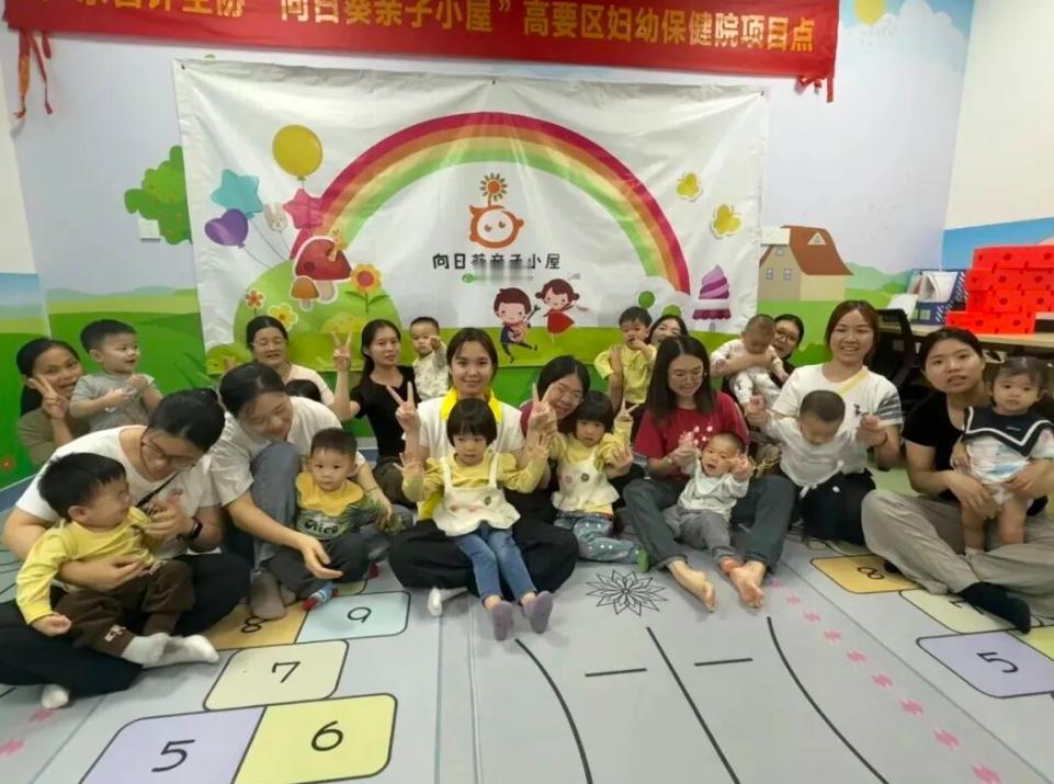 广东打破了经济越发达生育率越低的悖论。
过去主流观点都认为，经济发达程度越高，民