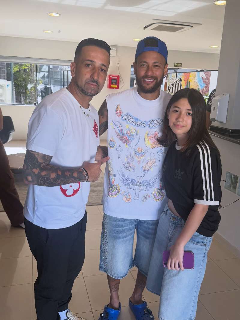 neymar 最新合影内马尔