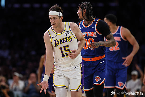 里夫斯自2月初小腿拉伤复出以来，第三次得分突破20分。赛后他表示：“自从我来到这