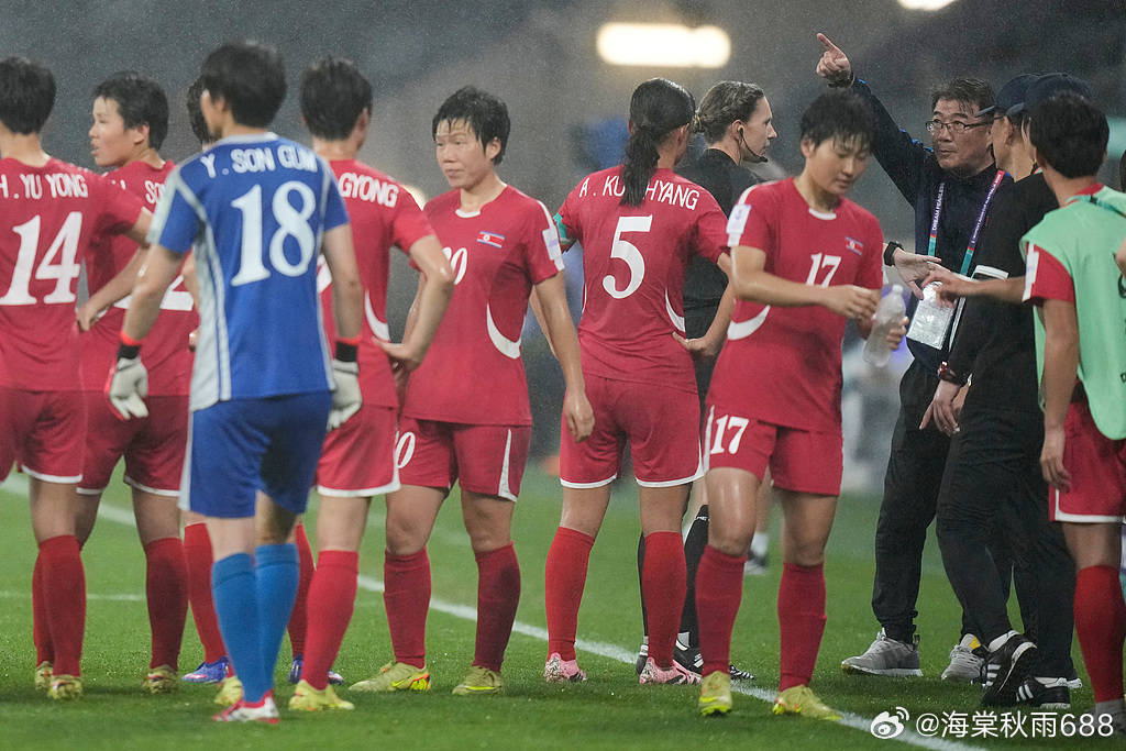 不满判罚！朝鲜女足拒绝恢复比赛 交涉无果主帅染黄------北京时间3月9日消息