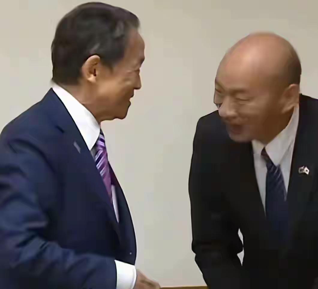 韩国瑜窜日，会见日本前首相麻生太郎，时间是2025年9月25日。

韩国瑜窜欧，
