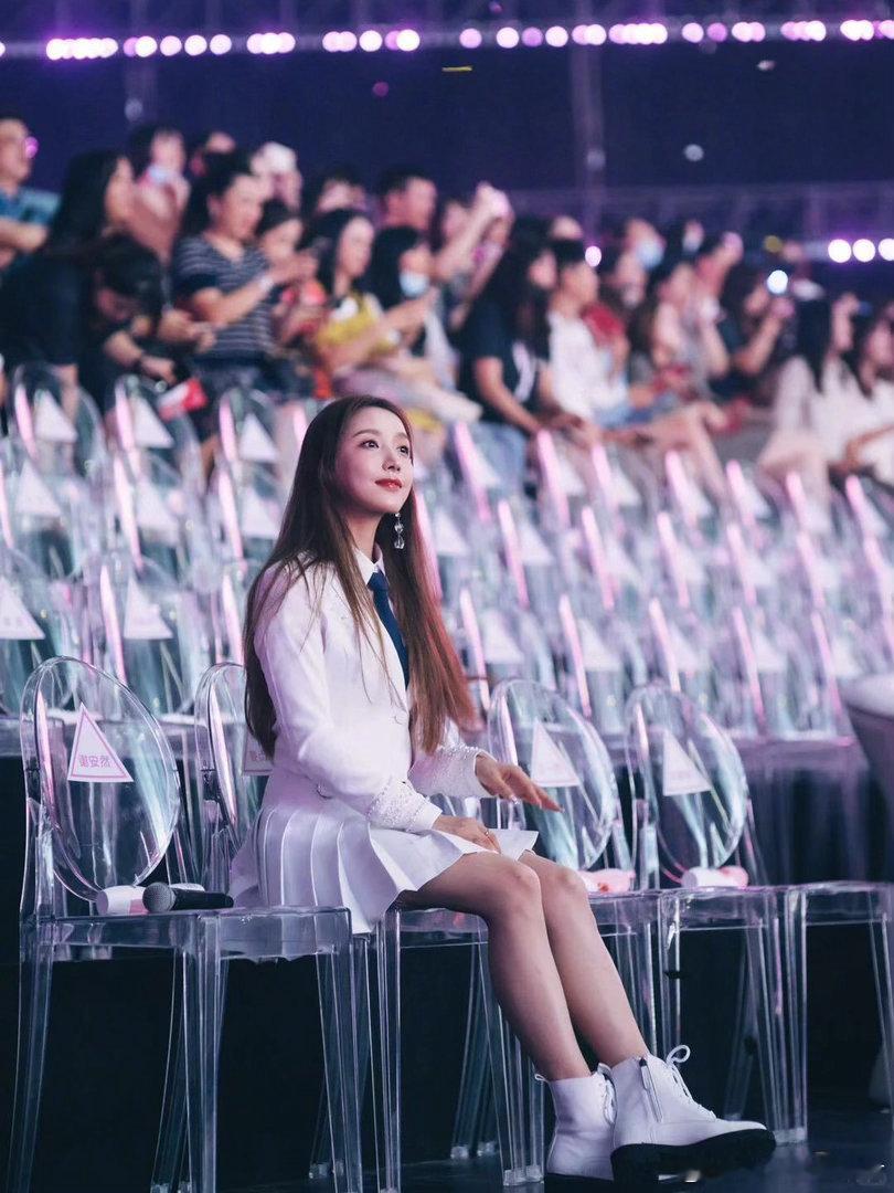 姜贞羽回应淘汰 无限超越班 被淘汰不是终点，是她自己的新番开篇。“暂停没什么，大