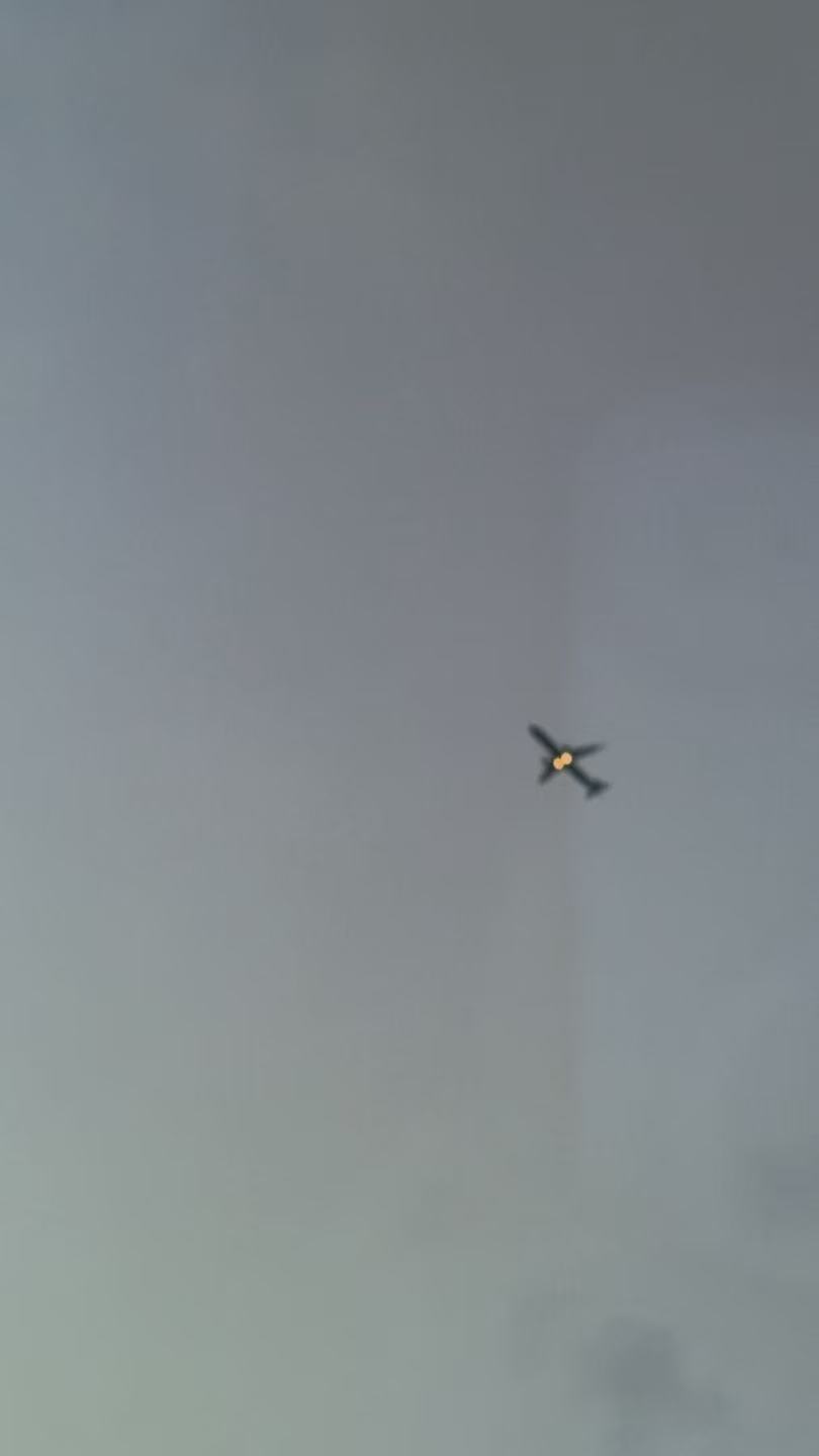 本来天天看完书 抬头仰望一下飞机 是个很好的休息结果看了 发给我的话以后，我连这