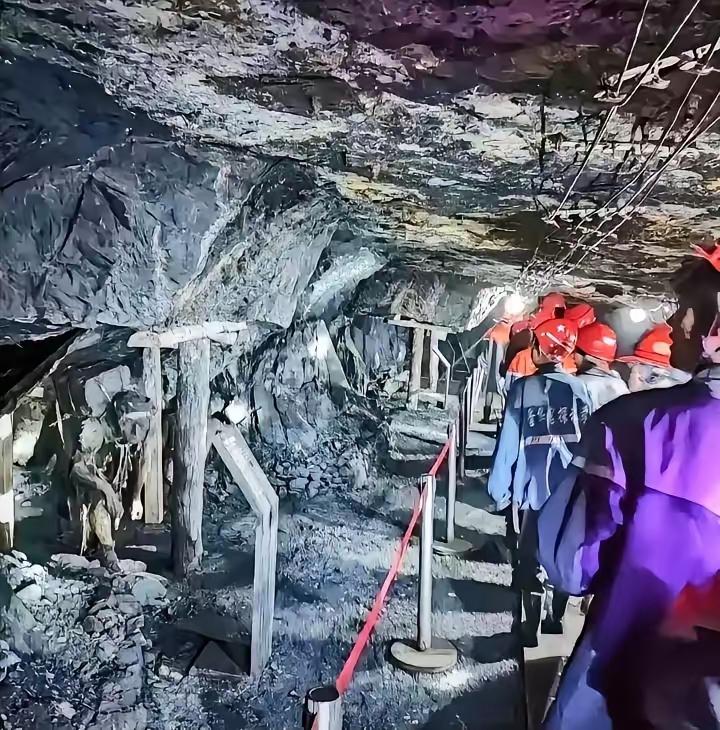 懂煤矿的心里都清楚，瓦斯爆炸根本不是天灾。说白了，就是通风不到位、瓦斯浓度超标，