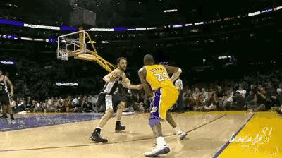 科比一对一单挑吉诺比利的这一幕给人感觉最深的不是科比把球最终投中，而是吉诺比利的