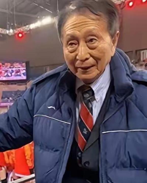这恐怕是中国式父母最扎心的宿命！87岁宋世雄用亲身经历告诉我们：拼尽全力把一双儿