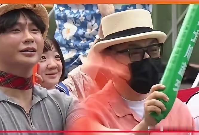 蔡康永这次漏出真面目了，以后再也不看他的节目了，他这种人应该知道此举意味着什么，