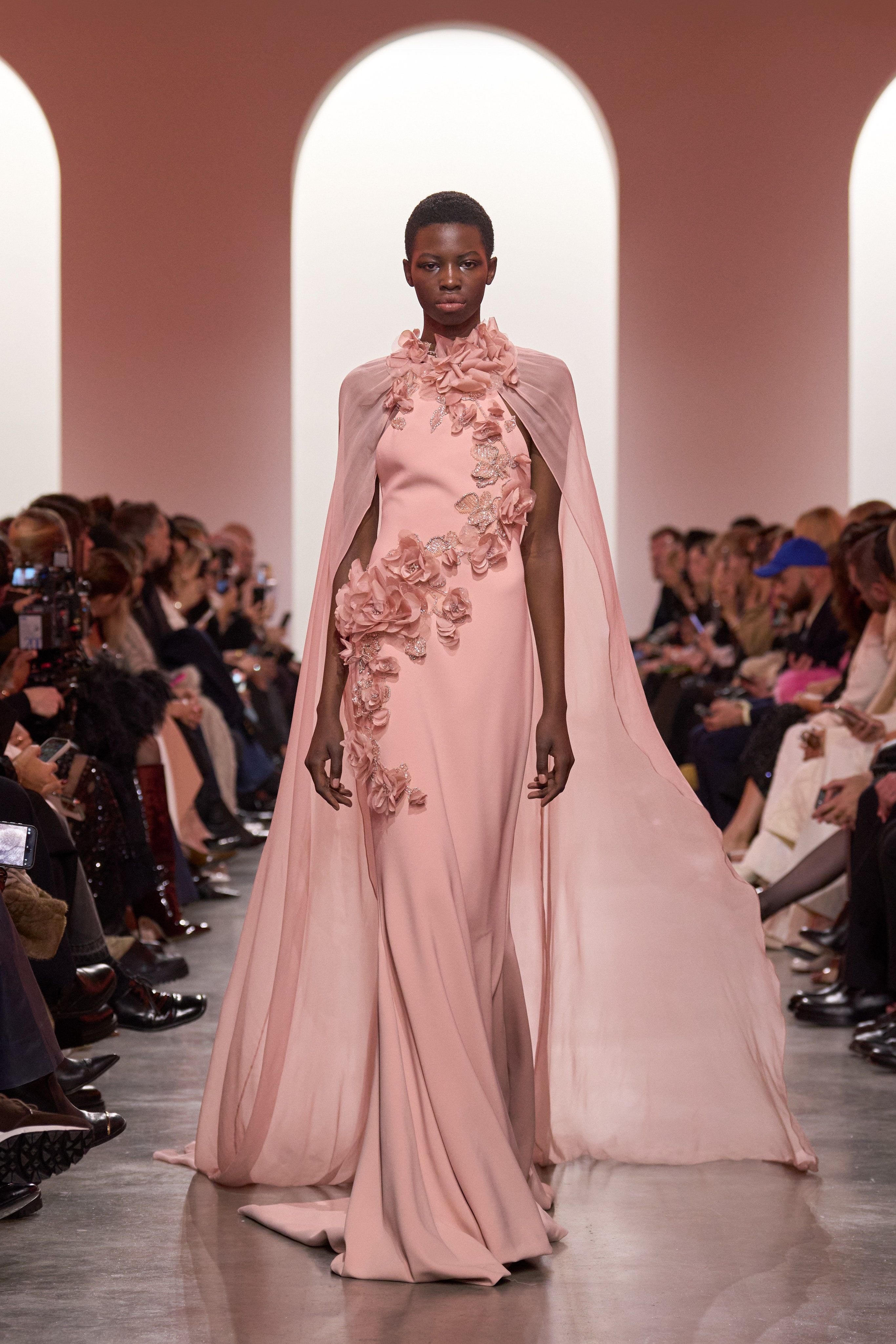 刘诗诗｜W年度光影盛典 来自 Elie Saab 2025 春夏高级定制系列裙装