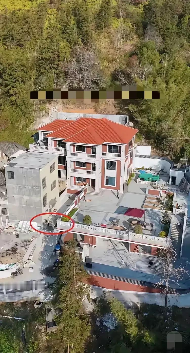 邻里之间房子这样建是不是太过分了？[what]