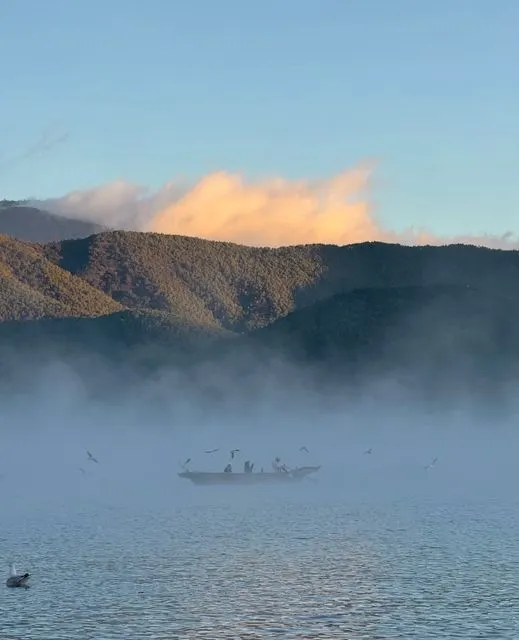 美图欣赏——泸沽湖晨雾