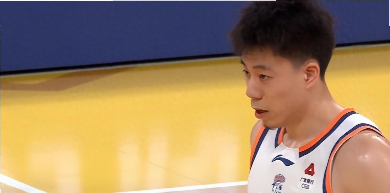 上海男篮今晚能否结束系列赛？今天上海男篮和浙江男篮进行G4比赛！能否赢得总冠军呢