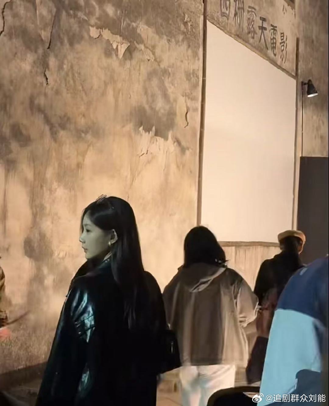 乌镇偶遇李一桐乌镇戏剧节偶遇李一桐！乌镇戏剧节偶遇李一桐 ​​​