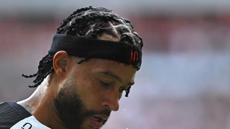 科林蒂安最近在巴西超级杯决赛中2-0击败弗拉门戈，成功捧杯。这场胜利不仅为球队增