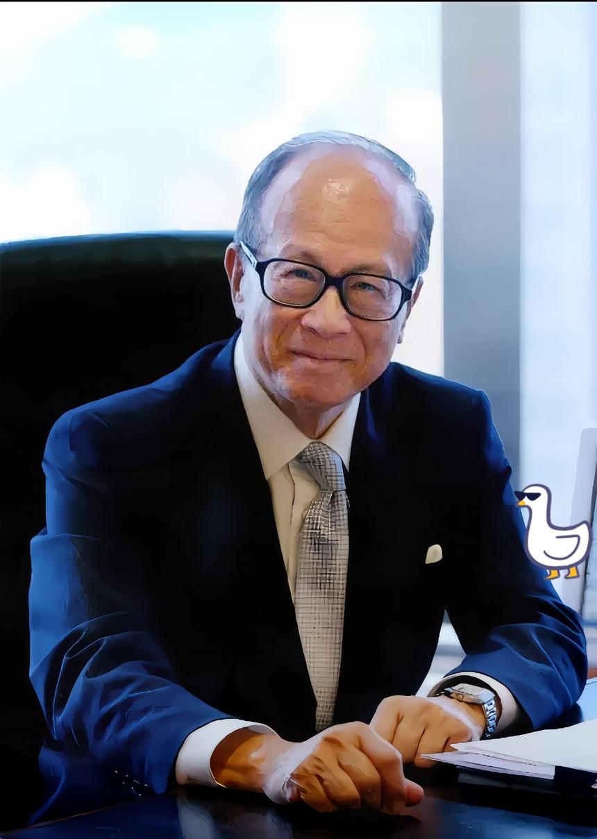 万万没想到！

这香港火灾的烟味儿还没散呢，李超人的算盘珠子倒是先拨响了。

直