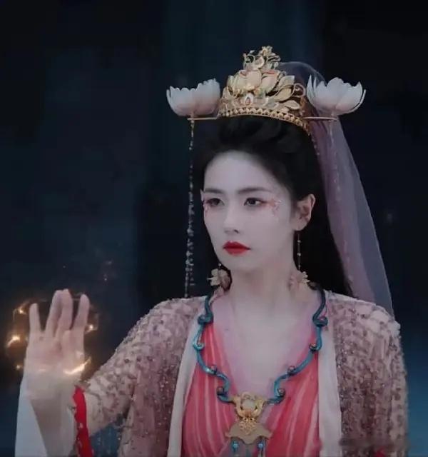 白鹿新剧造型是在致敬刘亦菲吗？ ​​​