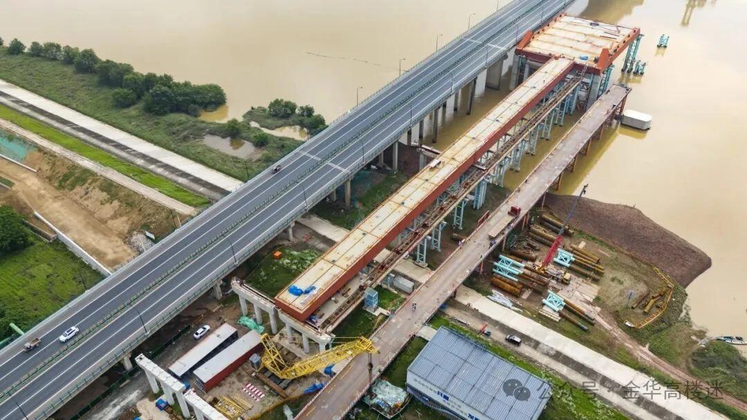 5月27日，建德至武义高速公路兰溪段项目建设再传捷报：重点控制性工程衢江特大桥建