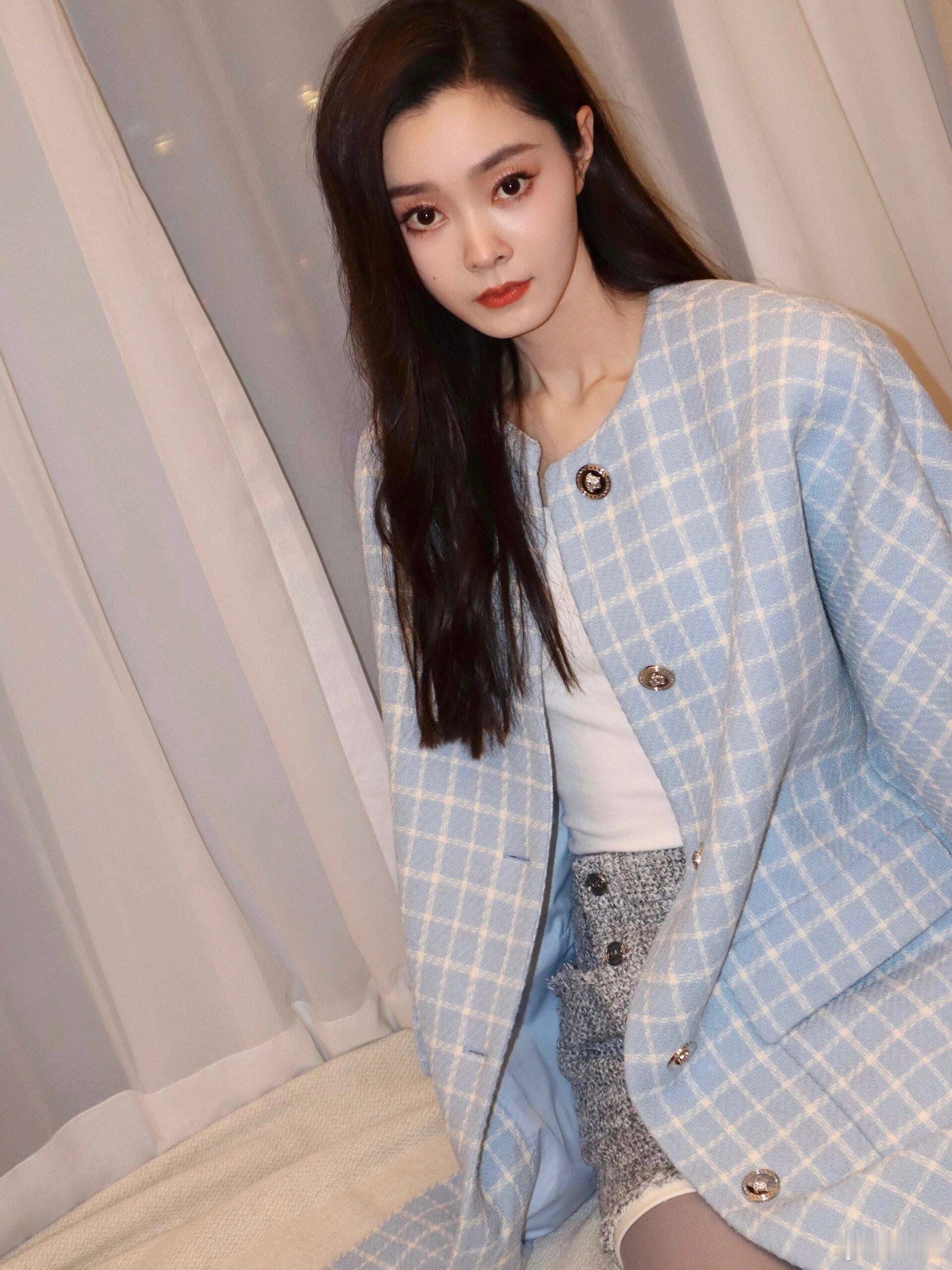 宋轶 💙 央视春晚第四次联排造型，好美的车车 ​​​