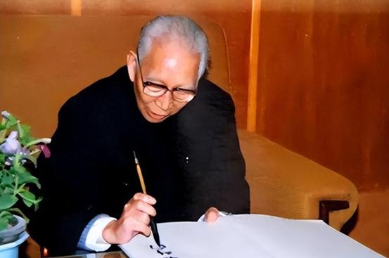 57位开国上将，对革命有着特殊贡献的五人是谁？
“1954年初冬，周总理在西郊机
