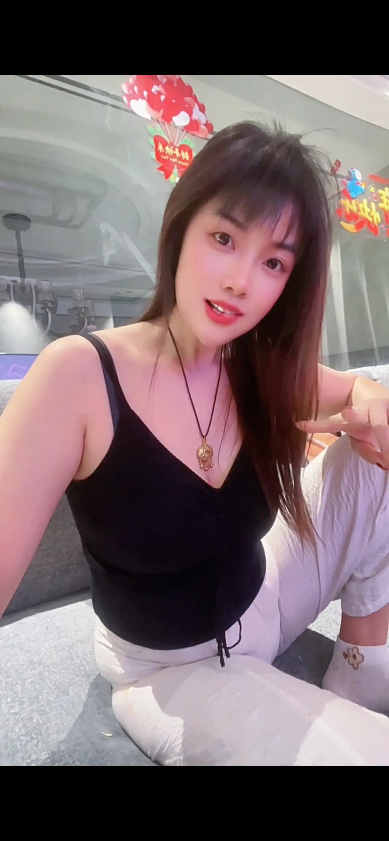 有些事情，除了自己，谁也不懂，有些无奈除了沉默，谁也不能说，一个人静静...