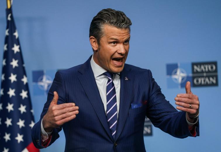 太反常了！美国高官连续两次放了北约的鸽子，部长级会议接连缺席，这可是北约历史上头