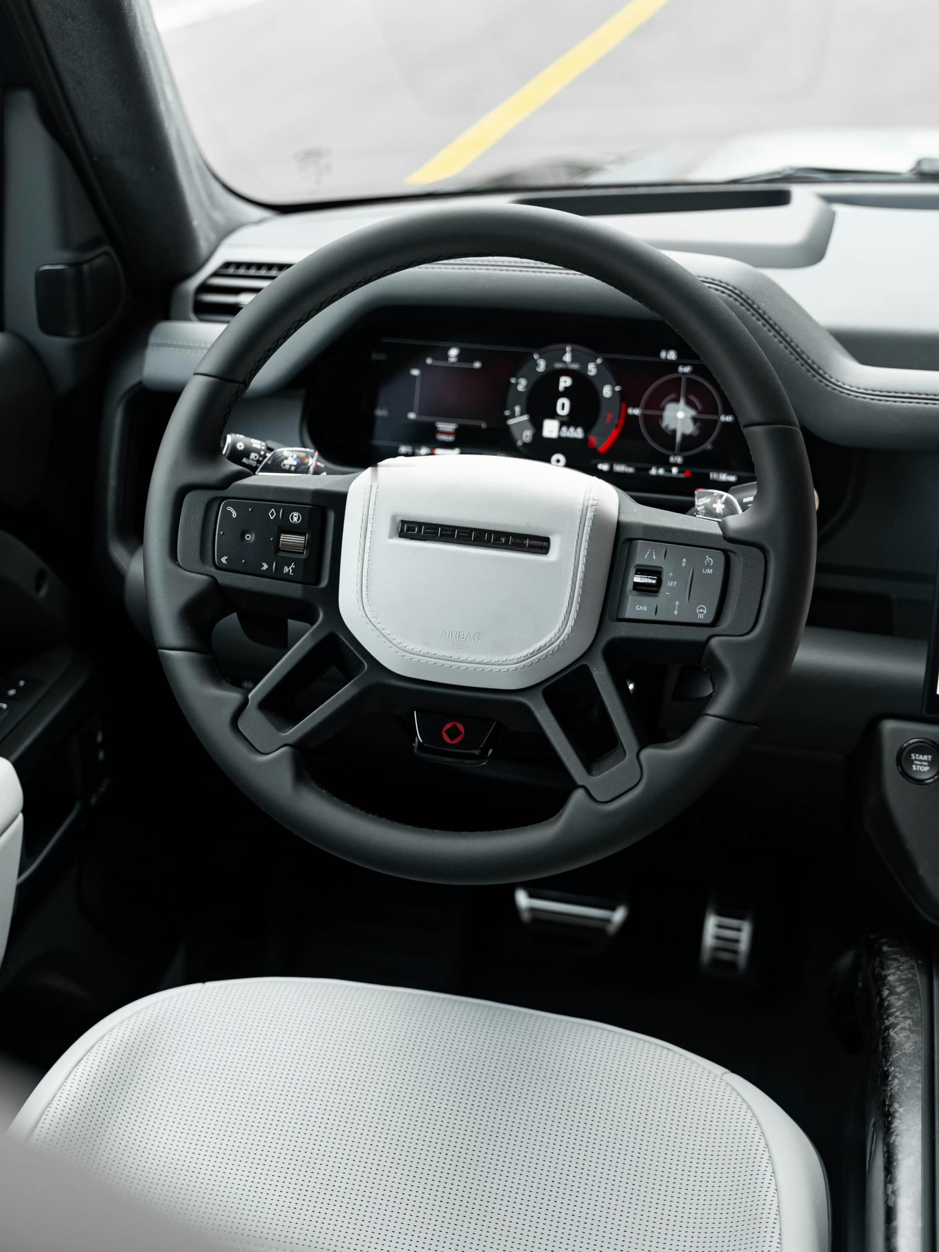 路虎 Defender OCTA P635 