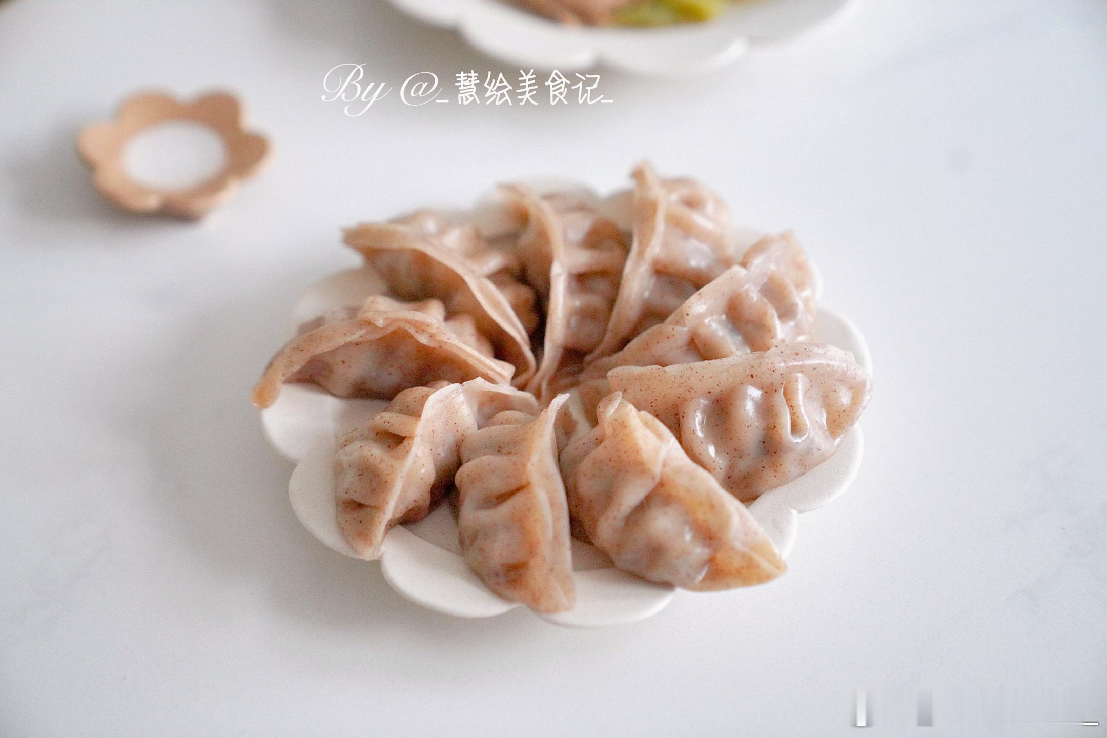 周五好🌻早饭杏鲍菇青椒炒肉、莴笋炒肉、魔芋燕麦鸡胸肉蒸饺、红豆粥、蒸杂粮、蓝莓