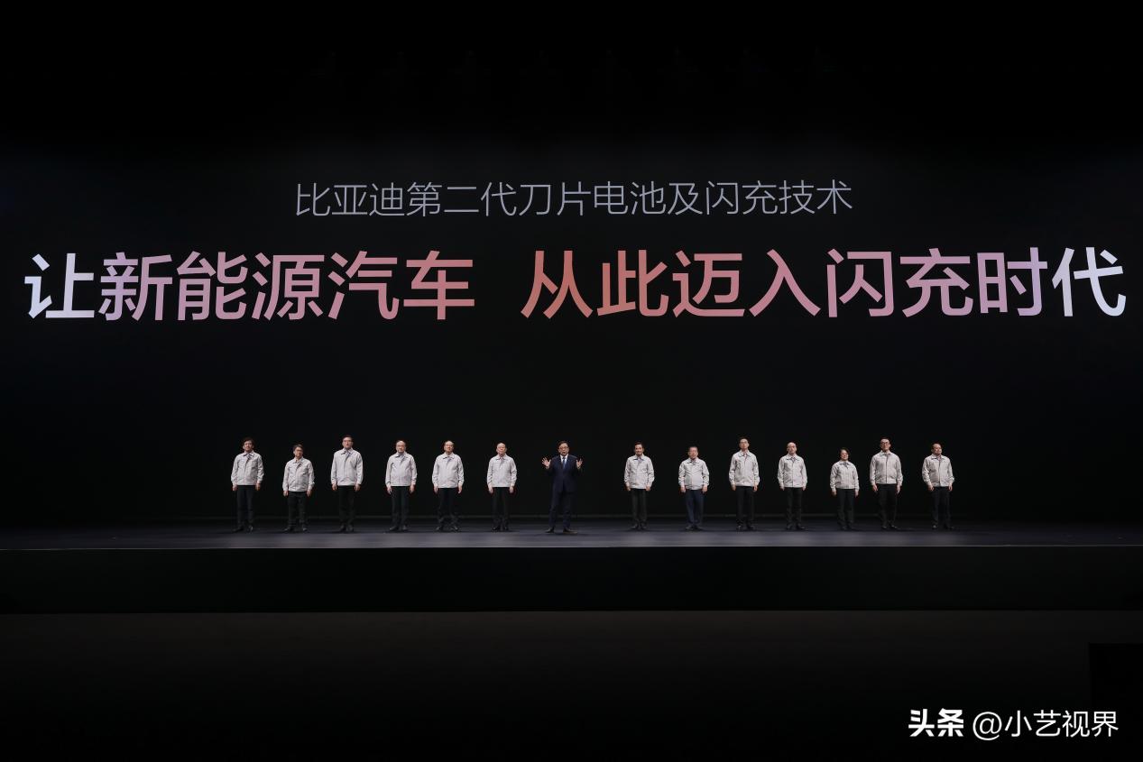 从针刺实验到闪充突破，比亚迪第二代刀片电池安全及寿命不打折！

比亚迪第二代刀片