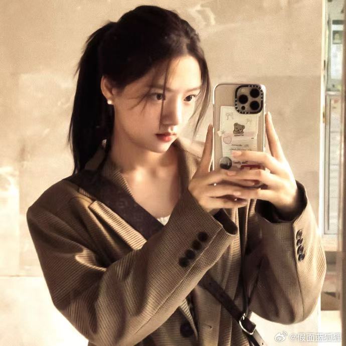 任敏发箍哪里买的任敏AAA头箍批发大户 任敏这个发箍像是从童话书里掉出来的，头顶