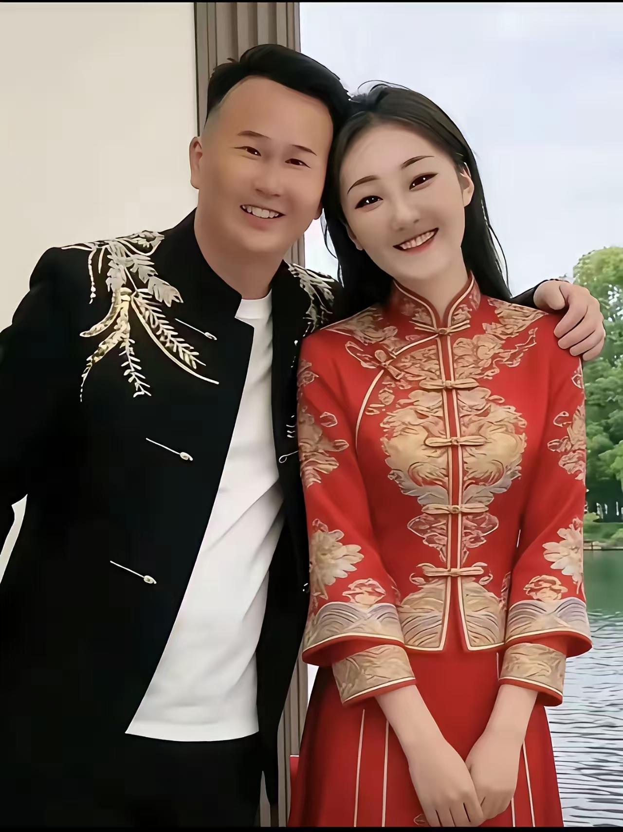 陈亚男打着灯笼找的另一半。不知道她怎么想的，老朱就这一个儿子，百年之后家产全是他