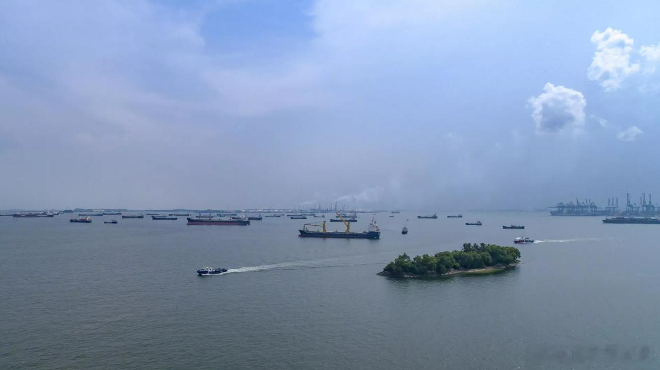 印尼财长此前表示，可能对马六甲海峡过往船只收费，但现在该国外长说不会收费当前伊朗