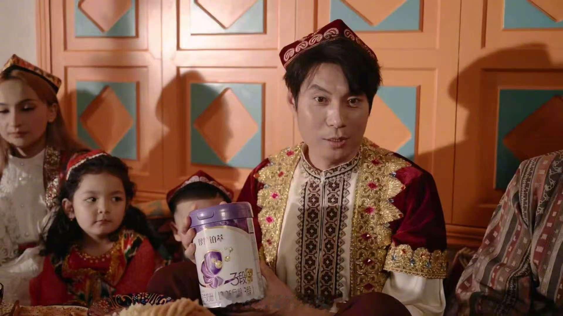 囤年货最容易买多浪费。看了短片里一家人其乐融融准备食物的场景，觉得比起囤量，全家