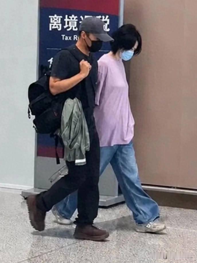 可让人不解的是，很多自媒体总喜欢反复拿二人的感情拿来大肆讨论，不断抛出话题引导网