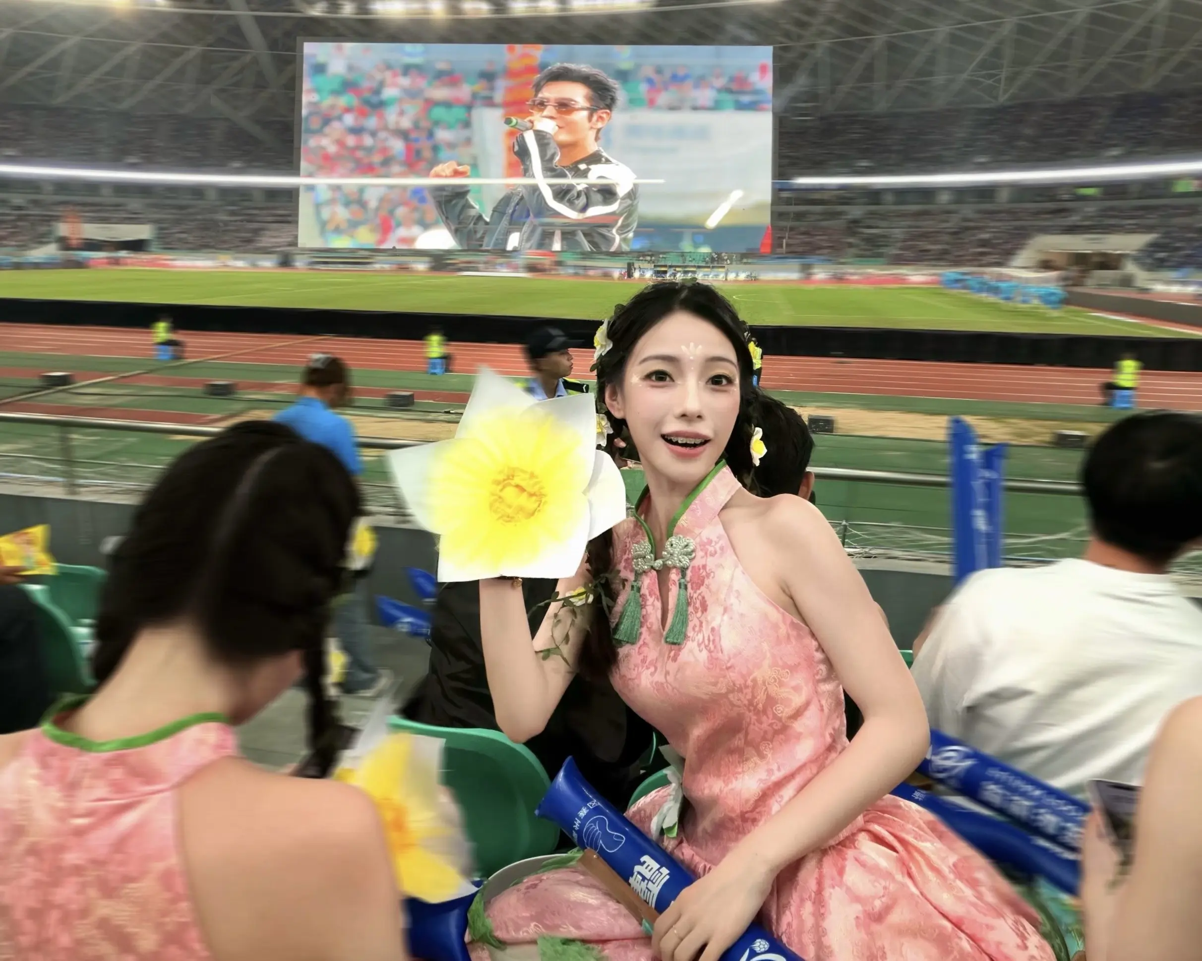 也是见到了明星了🌟 足球赛超级精彩⚽️