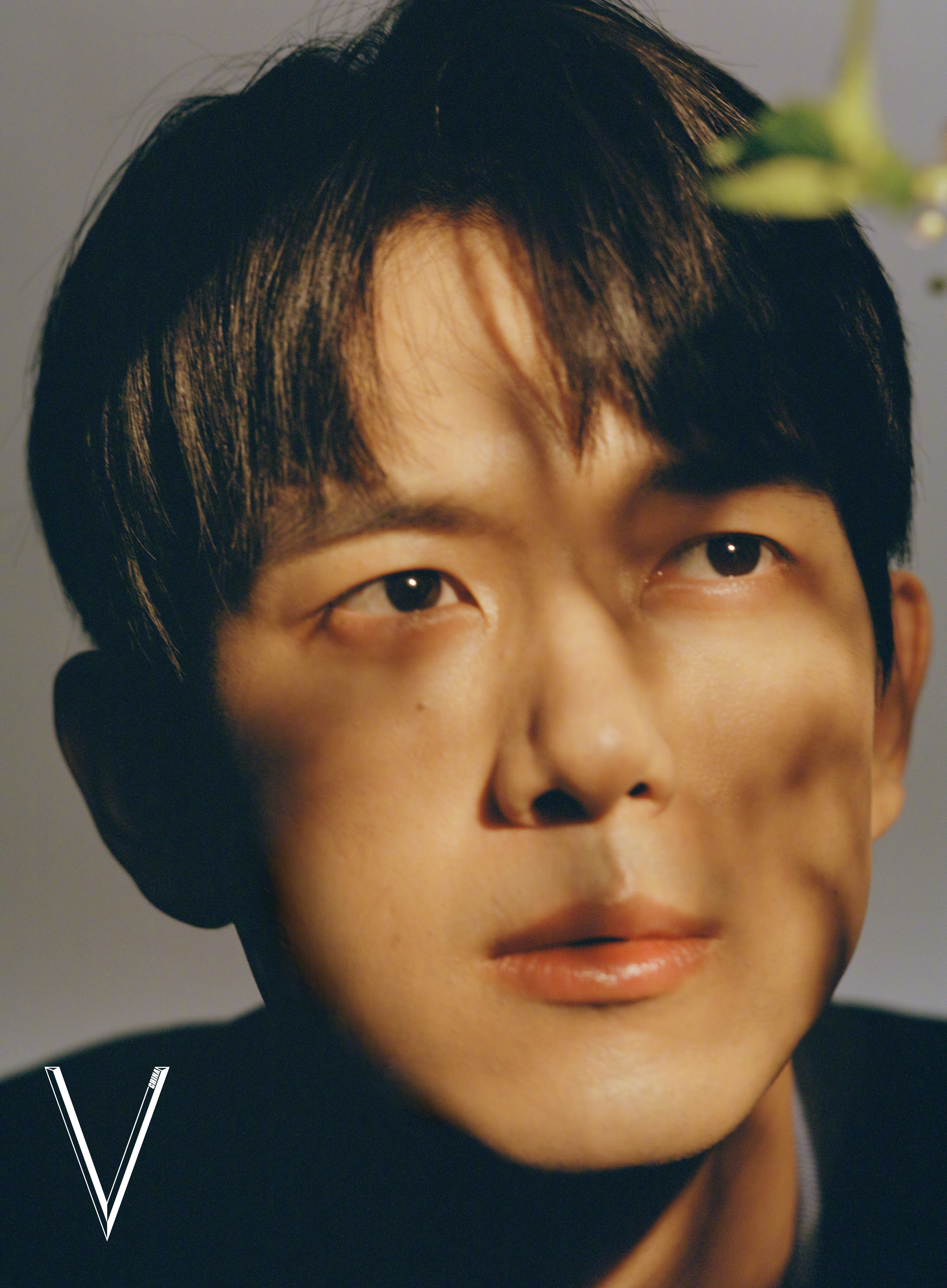 #李现顺毛了#第一次见顺毛李现！！好帅好文艺！抱花好文艺好春天啊[相爱] ！你喜