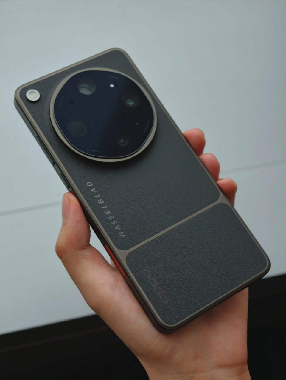 OPPO Find X9 Ultra哈苏联名版？ 