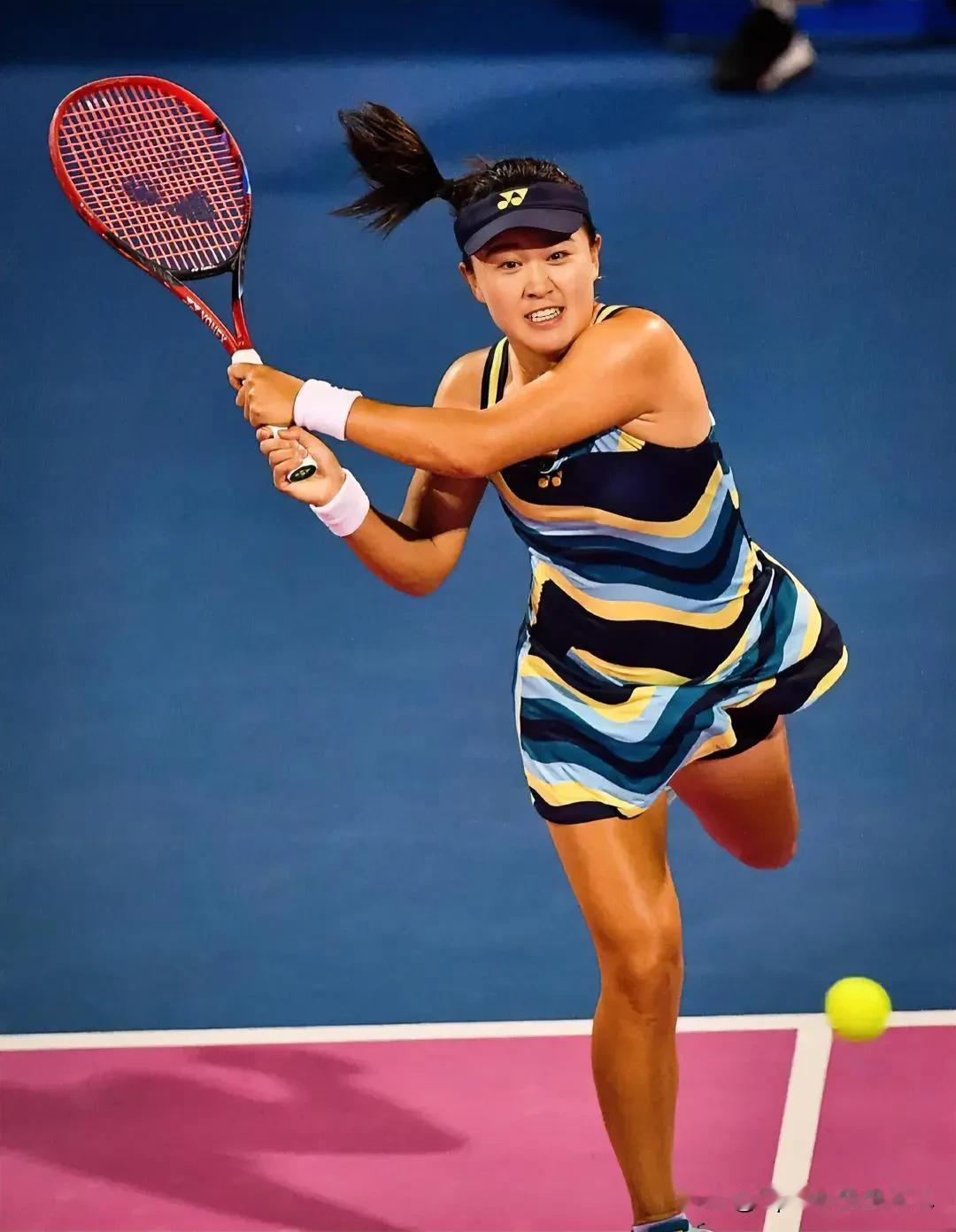 WTA1000卡塔尔多哈站女子单打首轮，朱琳强势晋级。
在北京时间2月12日凌晨