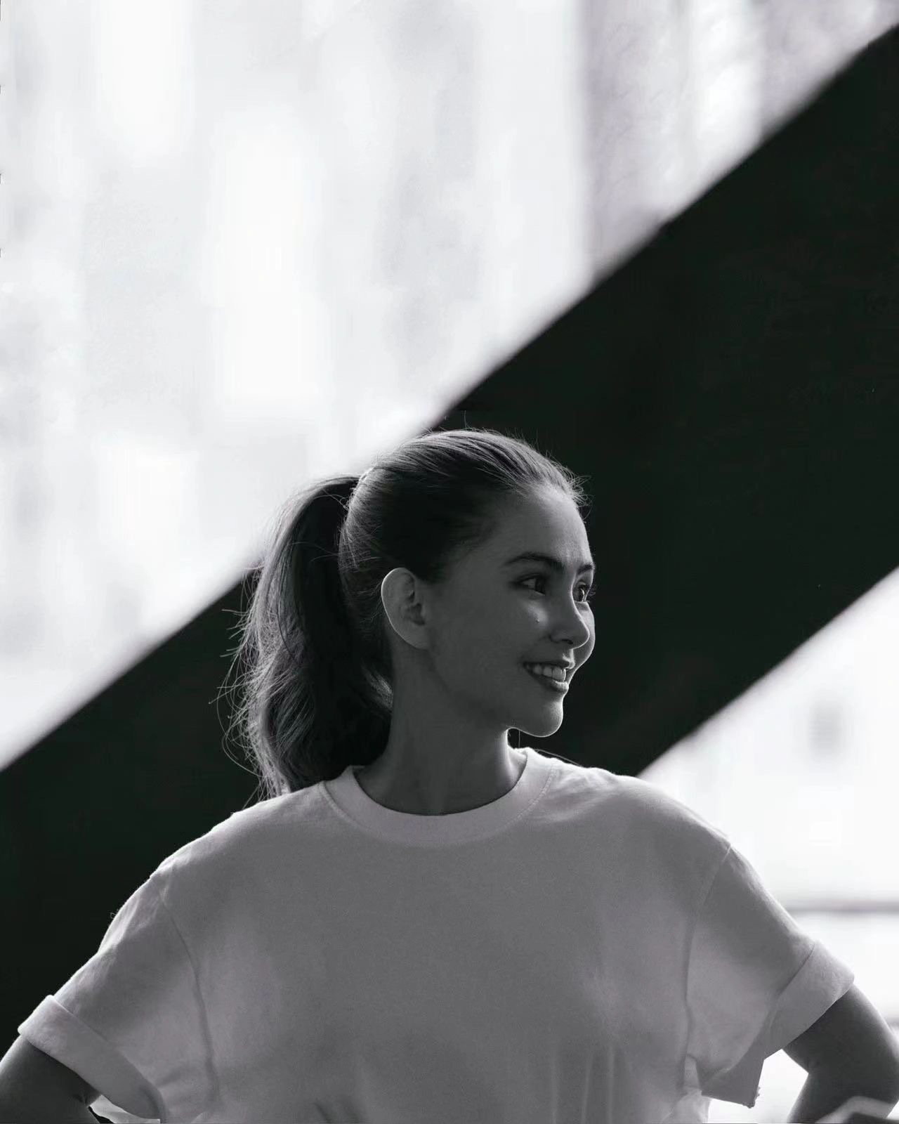 #昆凌[超话]# 小红薯更新：戲曲身段的形神兼備，體驗過才知道多難！|||Cam