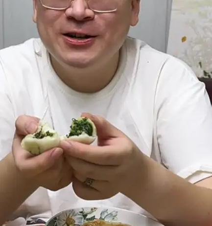 云昊说：不要试图证明一个坏人坏，
那是在浪费时间，你识破了他，但身边的人维护他，